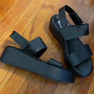 Black Steve Madden Platform Sandal